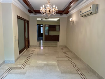Room in 3 BHK Builder Floor at Swati Apartments, Ip Extension – for Rent