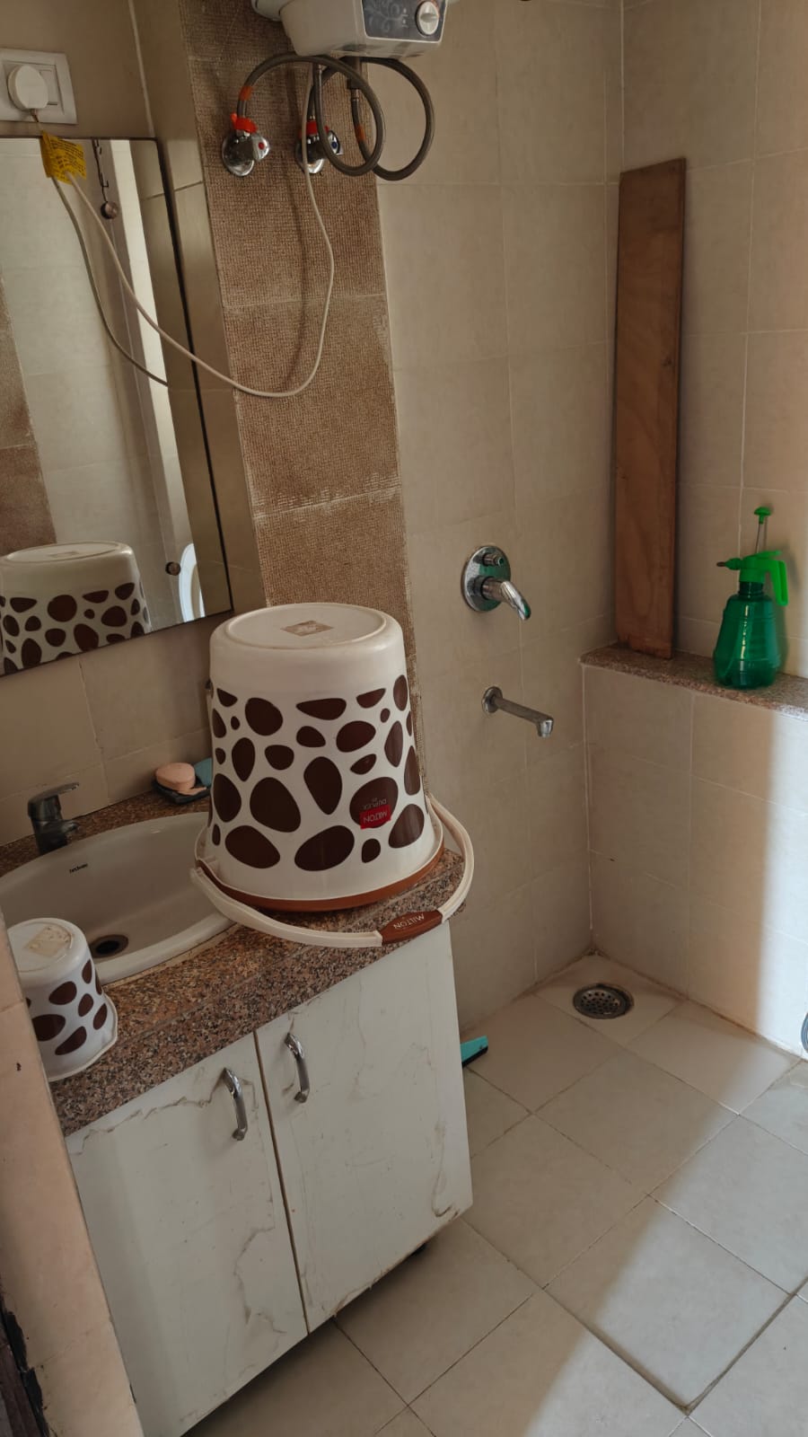 2 BHK Apartment For Rent in Unitech Uniworld Gardens 2