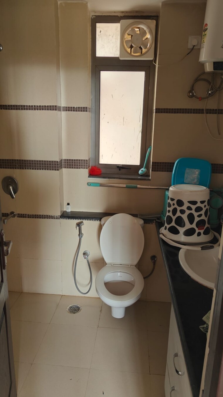 Master Bedroom, unitech-uniworld-gardens-2 2 Bedroom 950 Sq.Ft. Apartment In Sector 47 Gurgaon 9482040