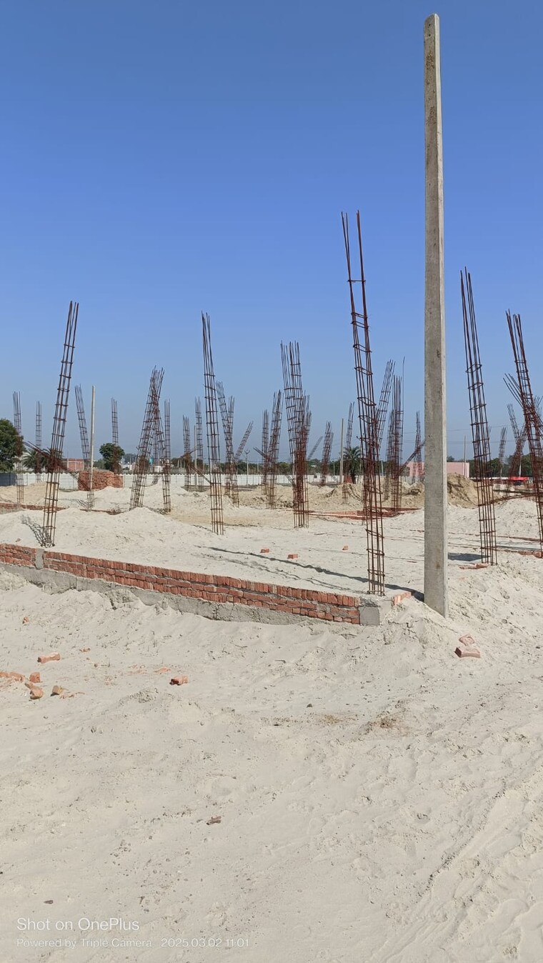 Other, upsidc site b  90 Sq.Yd. Plot In Upsidc Site B Greater Noida 9482289