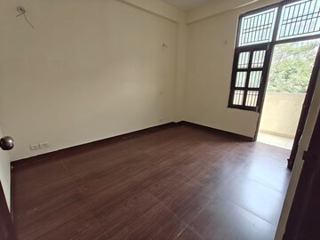 Room in 2 BHK Apartment at Drushti Sapphire, Ghatkopar East – for Rent