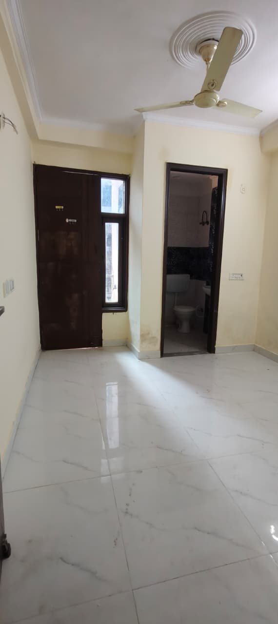 2 BHK + Study Room Apartment For Rent in Chattarpur