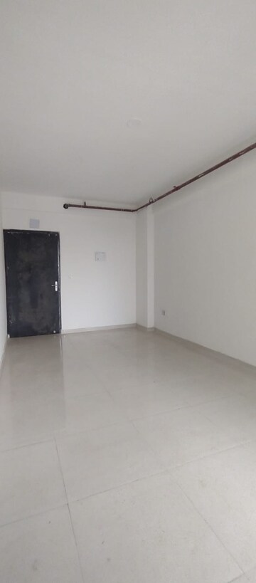 Room in 2 BHK Apartment at Signature The Millennia 3, Sector 37d – for Rent