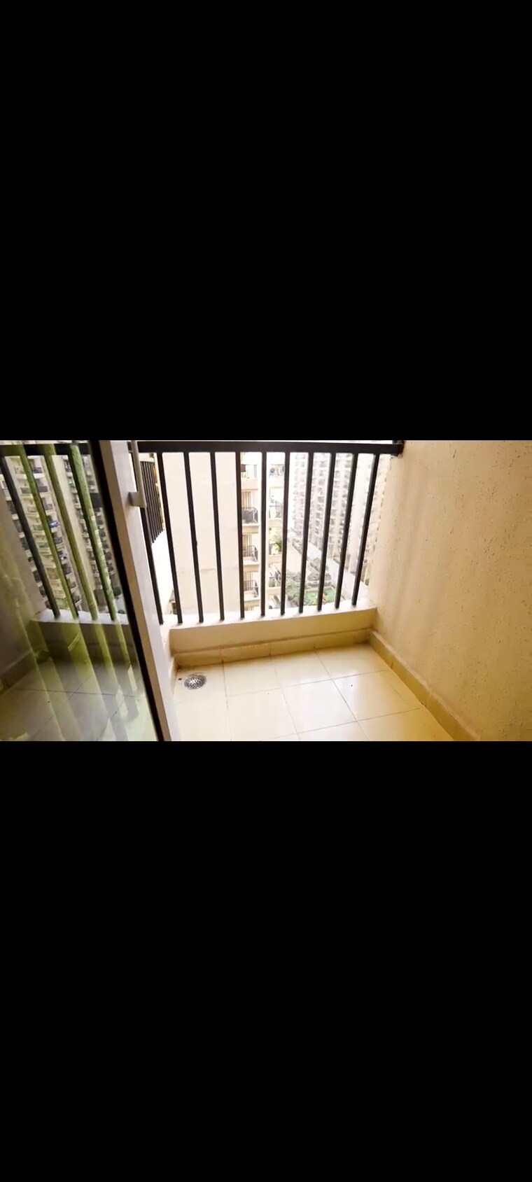 Balcony, gaur-city-2-12th-avenue 2.5 Bedroom 1055 Sq.Ft. Apartment In Sector 16c Greater Noida Greater Noida 9482083
