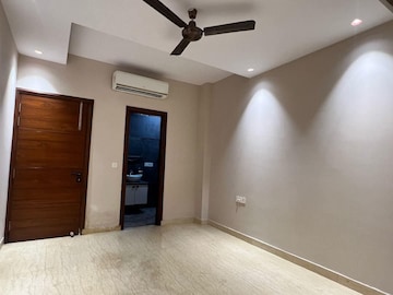 Room in 1 BHK Builder Floor at Sector 22 – for Rent