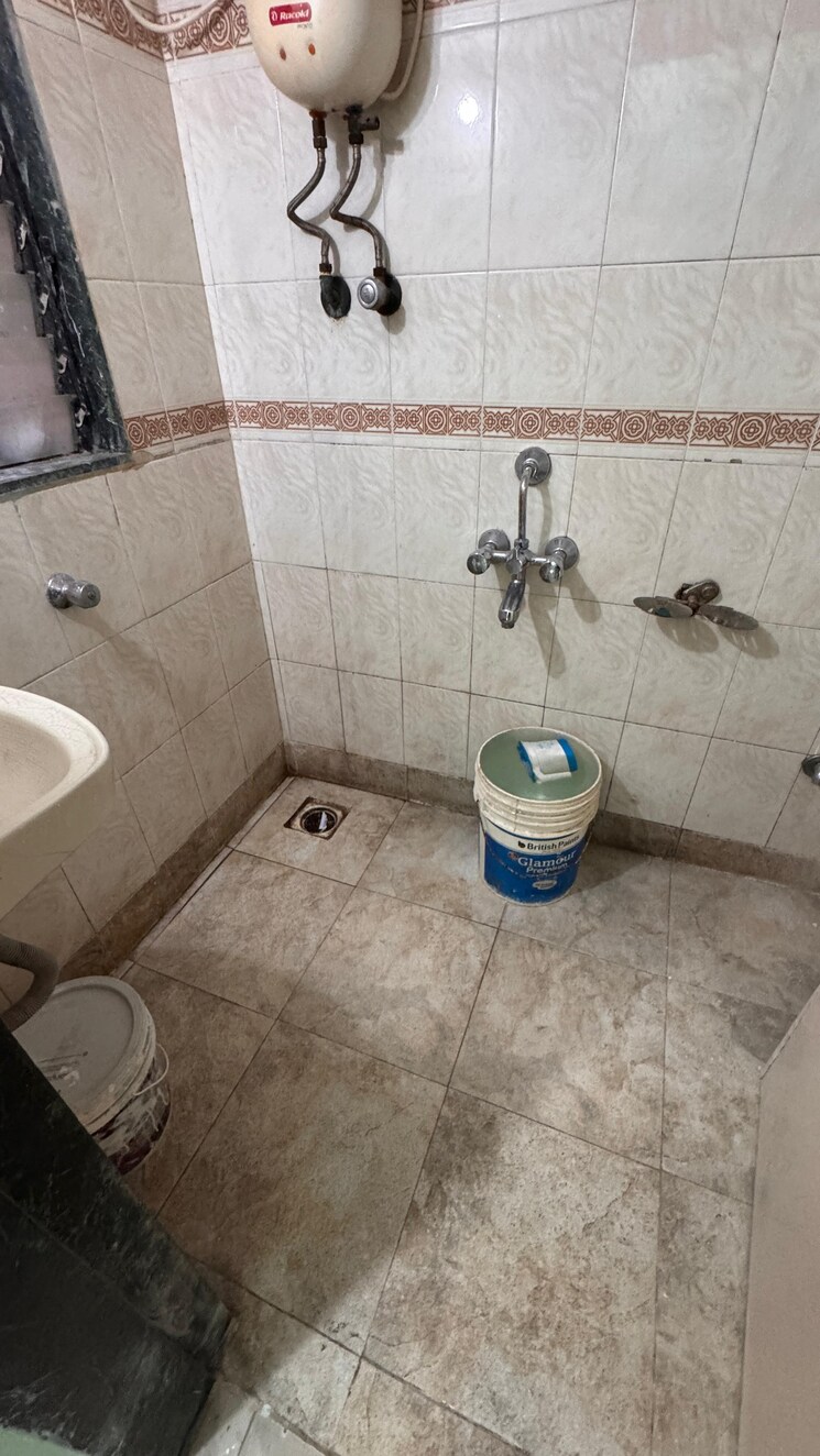Bathroom, kshitij-chs 1 Bedroom 450 Sq.Ft. Apartment In Goregaon East Mumbai 9482089