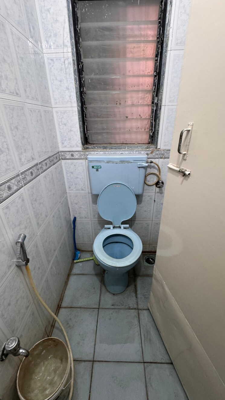 Bathroom, kshitij-chs 1 Bedroom 450 Sq.Ft. Apartment In Goregaon East Mumbai 9482089