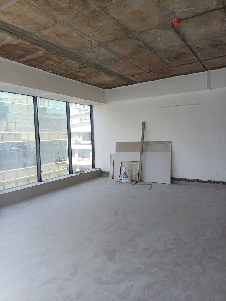 Balcony, maxcap-centre Commercial Office Space 360 Sq.Ft. In Andheri West Mumbai 9482107