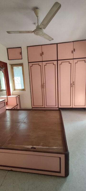 Room in 1 BHK Apartment at Pratap Tower, Uthalsar – for Rent