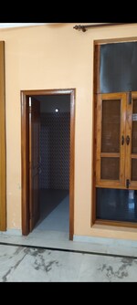 3 BHK + Servant Room 450 Sq.Mt. Independent House in RWA Apartments