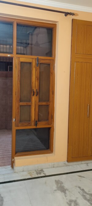 Furnished Amenities in 3 BHK Independent House at RWA Apartments, Sector 31 – for Rent