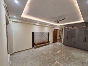 Room in 2 BHK Builder Floor at Sector 23 – for Rent