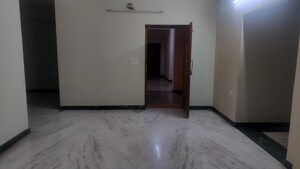 Room in 3 BHK Apartment at Jubilee Hills – for Rent