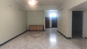 Room in 3 BHK Apartment at Jubilee Hills – for Rent