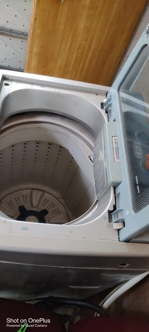 Bathroom in 1 BHK Apartment at Jyoti Complex, Goregaon East – for Rent