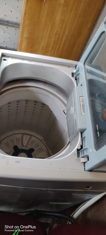 Bathroom in 1 BHK Apartment at Jyoti Complex, Goregaon East – for Rent