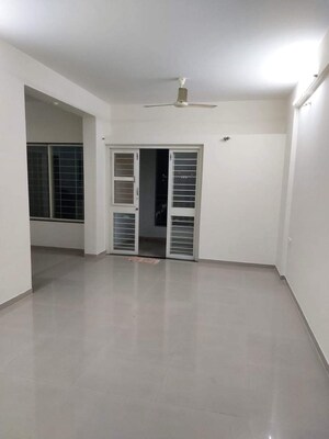 Room in 3 BHK Apartment at Orvi D Building, Balewadi – for Rent