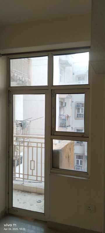 Room in 2 BHK Apartment at Shree Vardhman Mantra, Sector 67 – for Rent