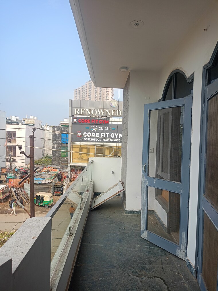 Balcony, aman-plaza 4 Bedroom 121 Sq.Mt. Builder Floor In Shakti Khand iv Ghaziabad 9482324