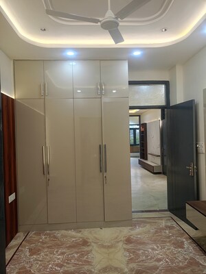 Furnished Amenities in 4 BHK Builder Floor at Aman Plaza, Shakti Khand iv – for Sale