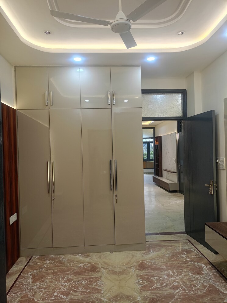 undefined, aman-plaza 4 Bedroom 121 Sq.Mt. Builder Floor In Shakti Khand iv Ghaziabad 9482324