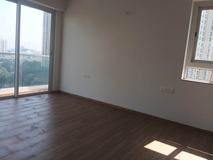 Room, embassy-one-thane 3.5 Bedroom 1200 Sq.Ft. Apartment In Panch Pakhadi Thane 9482413