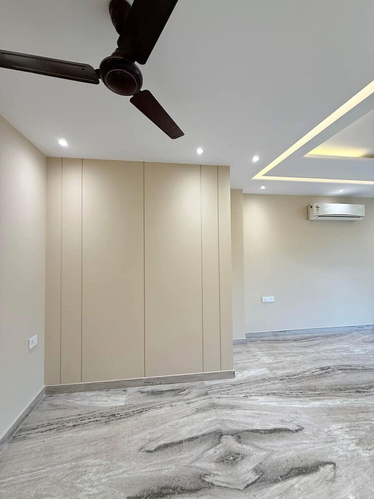 Room, sector 23 3 Bedroom 1689 Sq.Ft. Builder Floor In Sector 23 Gurgaon 9482409