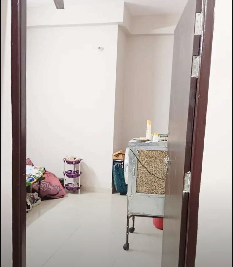 Bedroom, sadar bazaar 3 Bedroom 1500 Sq.Ft. Independent House In Sadar Bazaar Lucknow 9482420