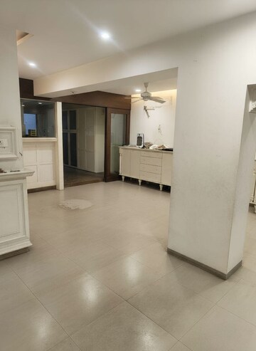 Room in 4 BHK Apartment at Rachana Gold Coast, Pashan – for Rent