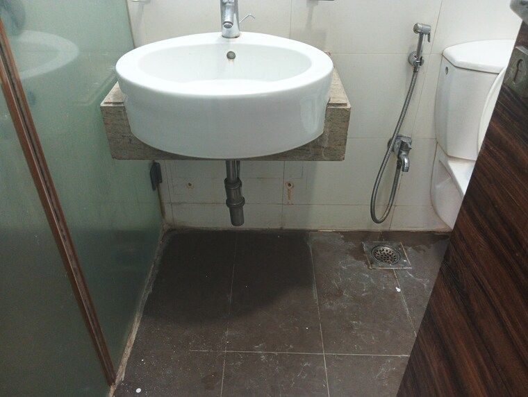 Bathroom, sheth-vasant-lawns 2 Bedroom 830 Sq.Ft. Apartment In Laxmi Nagar Thane 9482496