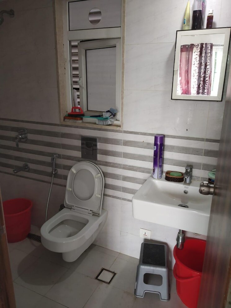 Bathroom, brahma-suncity 3 Bedroom 1680 Sq.Ft. Apartment In Wadgaon Sheri Pune 9482419