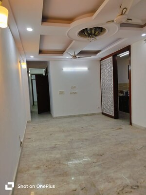 Room in 3 BHK Apartment at Khirki Extension – for Rent