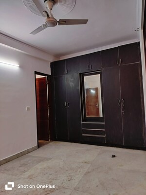 Room in 3 BHK Apartment at Khirki Extension – for Rent