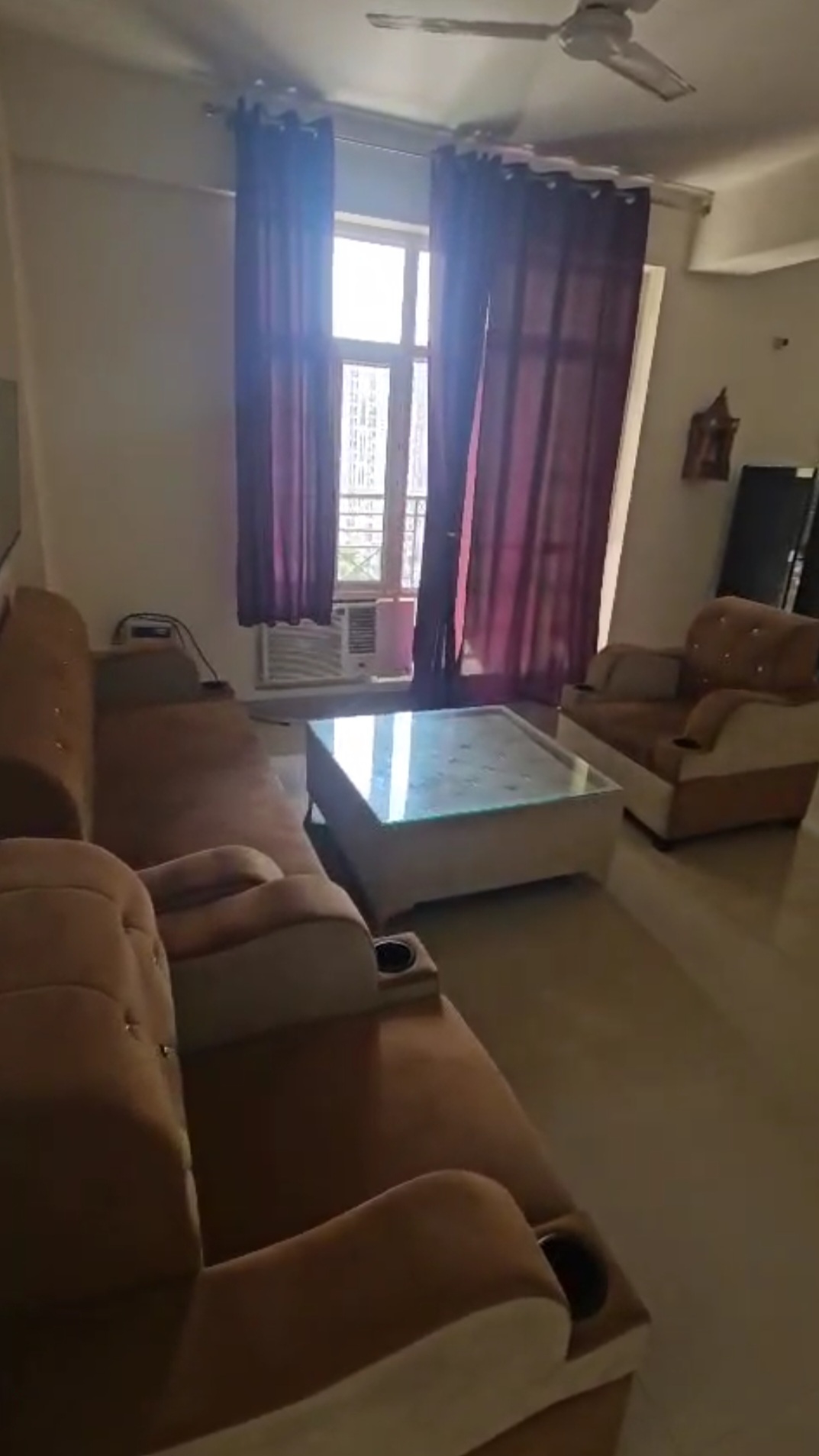 2 BHK Apartment For Rent in Shree Vardhman Flora