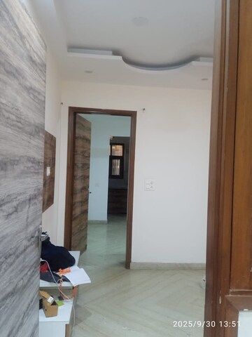 Building Lobby in 1 BHK Builder Floor at Vikas Puri – for Rent
