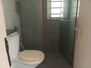 Bathroom in 2 BHK Apartment at Sheth Vasant Lawns, Laxmi Nagar – for Sale