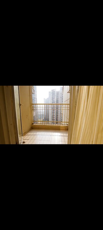 Room in 2 BHK Apartment at Ajnara Homes, Sector 16b Greater Noida – for Sale