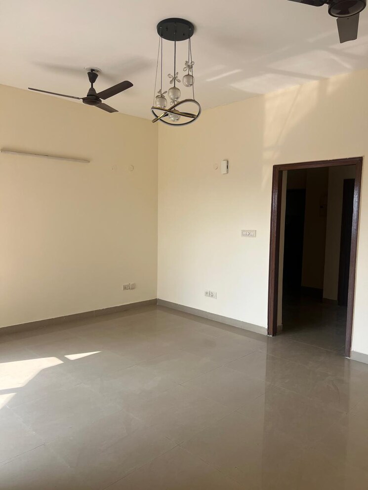 Room, ardee-city 3 Bedroom 1830 Sq.Ft. Apartment In Sector 52 Gurgaon 9482561