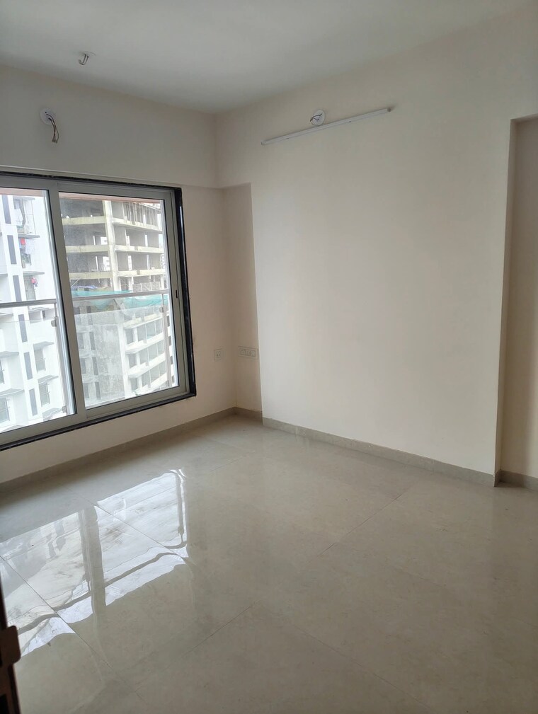 Room, je-and-vee-om-trimurti 1 Bedroom 645 Sq.Ft. Apartment In Malad East Mumbai 9482604