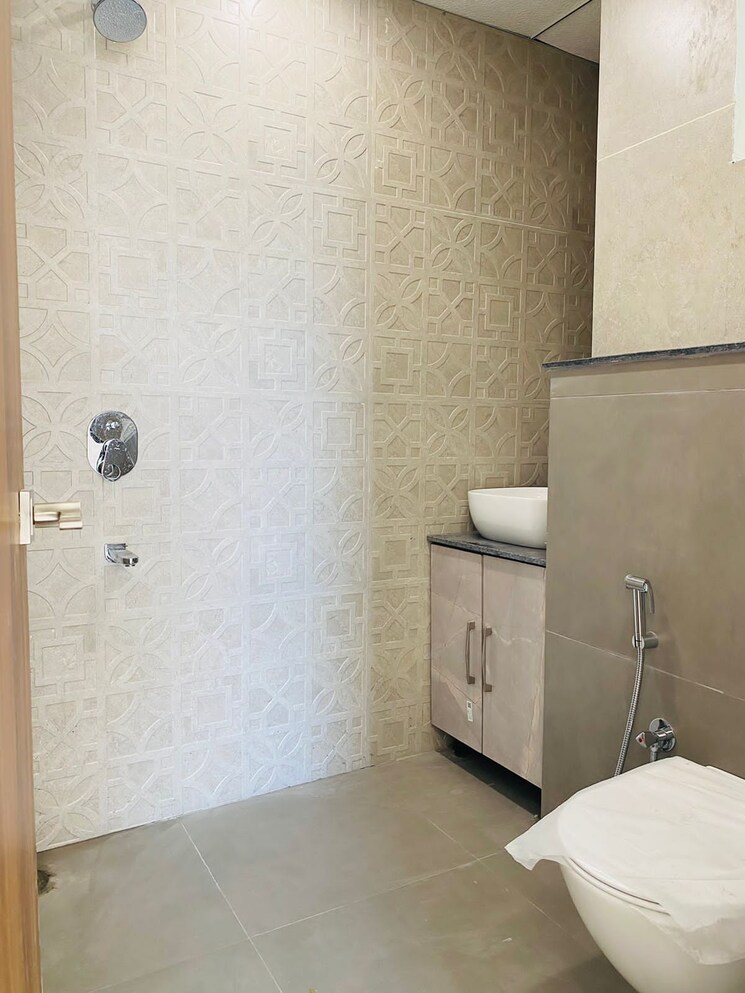 Bathroom, roseate-homes 3 Bedroom 1790 Sq.Ft. Apartment In Ghazipur Zirakpur 9482605