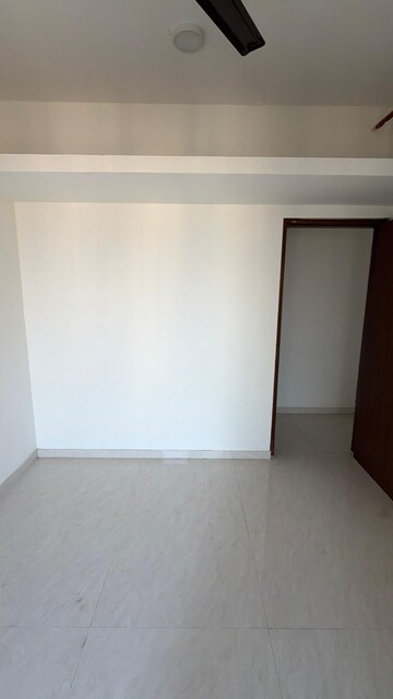 Room in 1 BHK Apartment at Je And Vee Om Trimurti, Malad East – for Rent