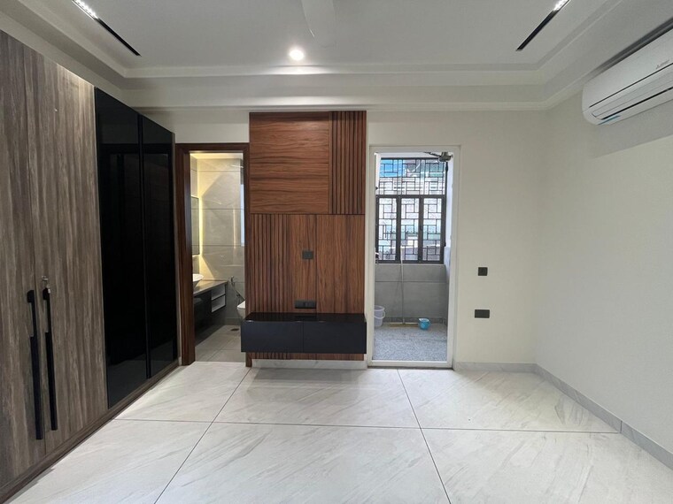 Room, janakpuri 4 Bedroom 217 Sq.Yd. Builder Floor In Janakpuri Delhi 9482690