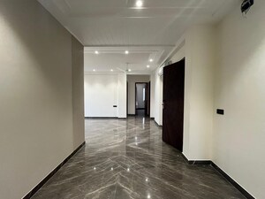 Room in 4 BHK Builder Floor at Janakpuri – for Sale