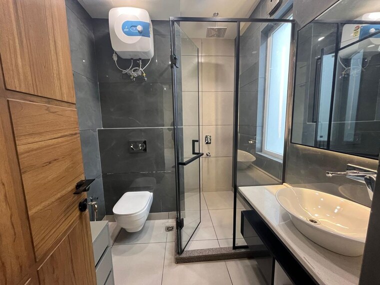 Bathroom, janakpuri 4 Bedroom 217 Sq.Yd. Builder Floor In Janakpuri Delhi 9482690