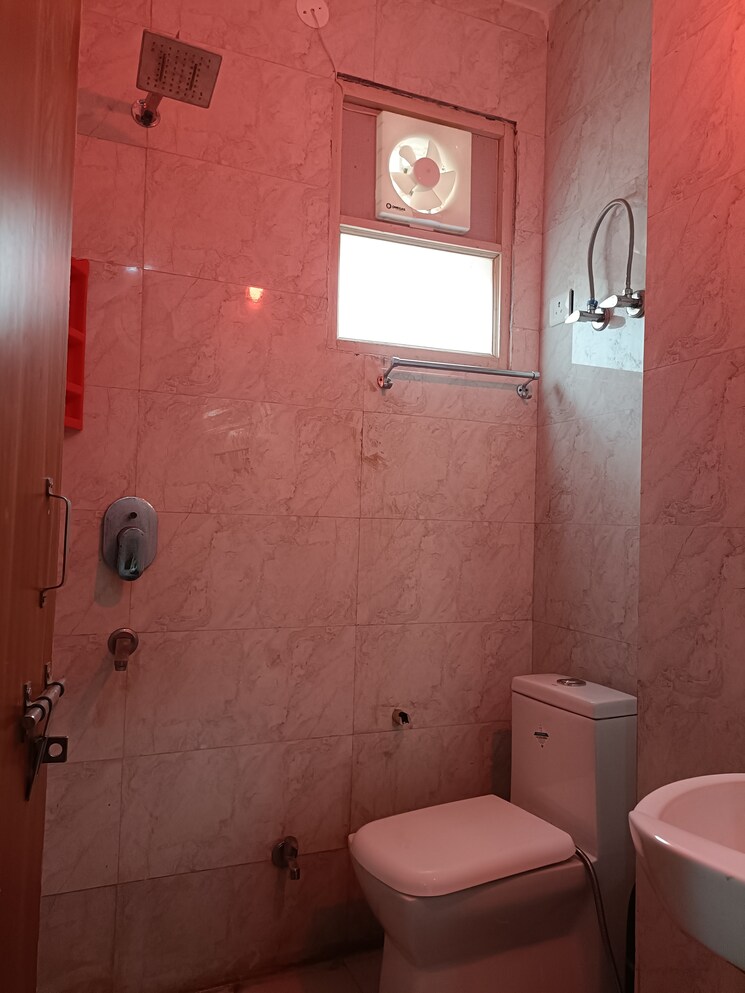 Bathroom, sector 52 6+ Bedroom 4500 Sq.Ft. Independent House In Sector 52 Gurgaon 9482627