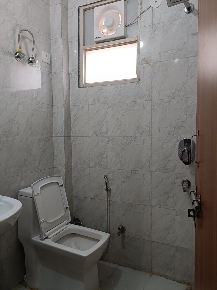 Bathroom, sector 52 6+ Bedroom 4500 Sq.Ft. Independent House In Sector 52 Gurgaon 9482627