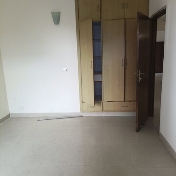 Room in 2 BHK Apartment at Army Sispal Vihar, Sector 49 – for Rent