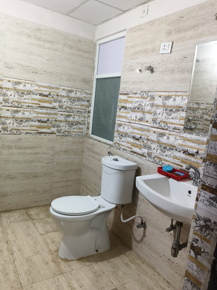 Bathroom, sai-residency-noida 1 Bedroom 650 Sq.Ft. Apartment In Sector 73 Noida 9482691