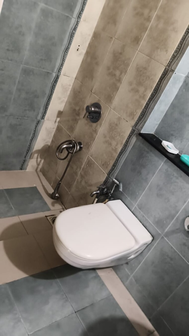 Bathroom, k-raheja-heights 2 Bedroom 800 Sq.Ft. Apartment In Malad East Mumbai 9482765