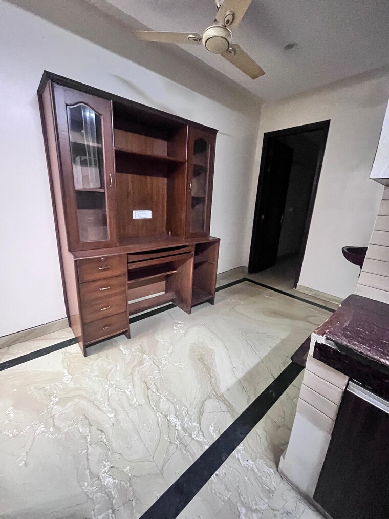 Bedroom, safdarjung enclave 1 Bedroom 260 Sq.Yd. Builder Floor In Safdarjung Enclave Delhi 9482794